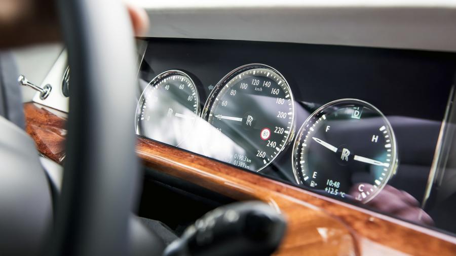 Панель приборов Rolls-Royce Phantom 2017 года  (WW) (фото 43 из 75)